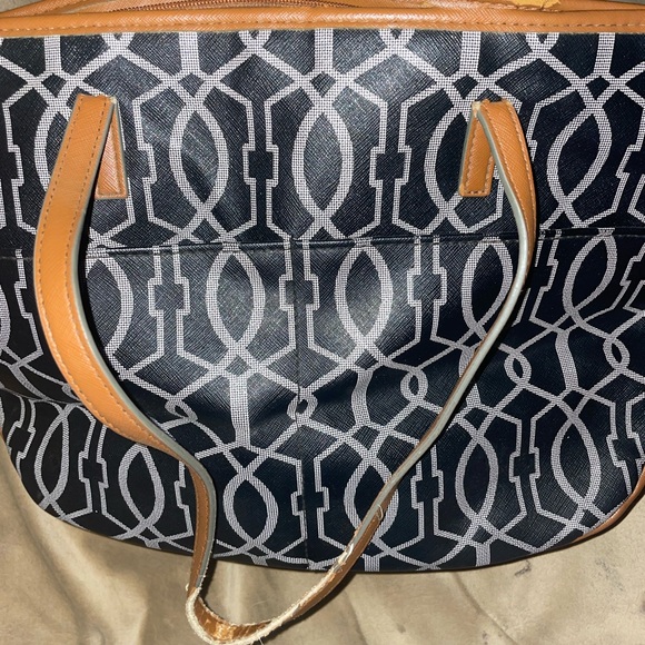Woman’s Purse - Picture 3 of 3